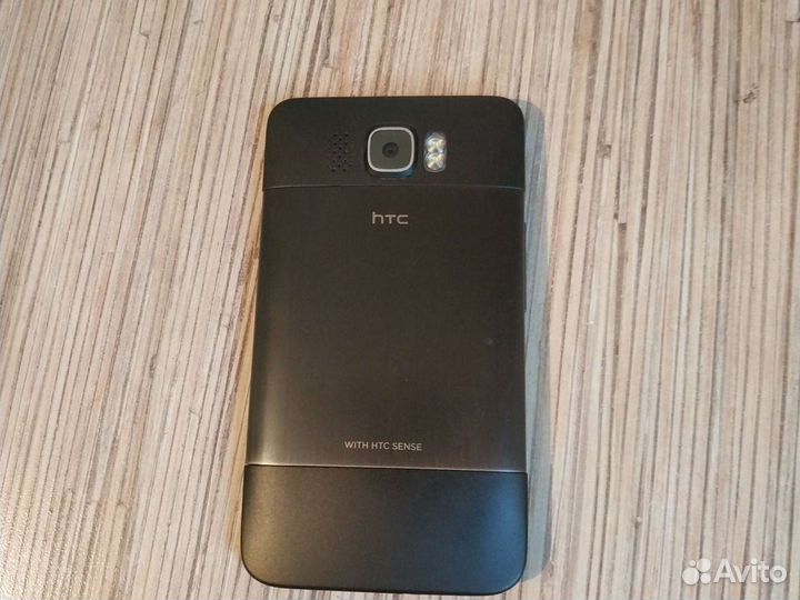 Телефон HTC