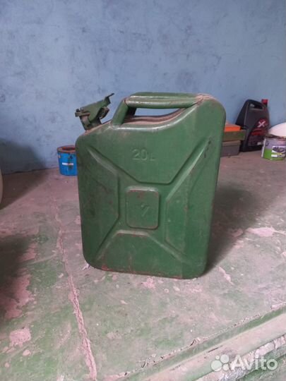 Канистра для бензина 20л