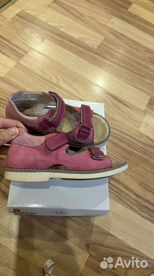 Сандали для девочки 29 р