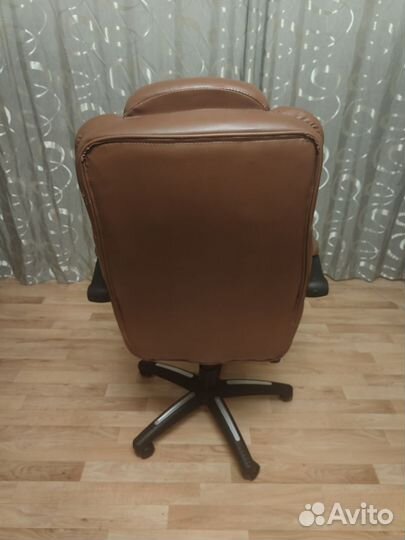 Компьютерное офисное кресло