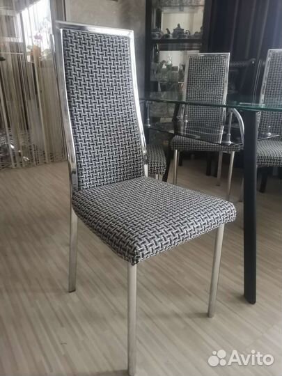 Стол и 4 стула