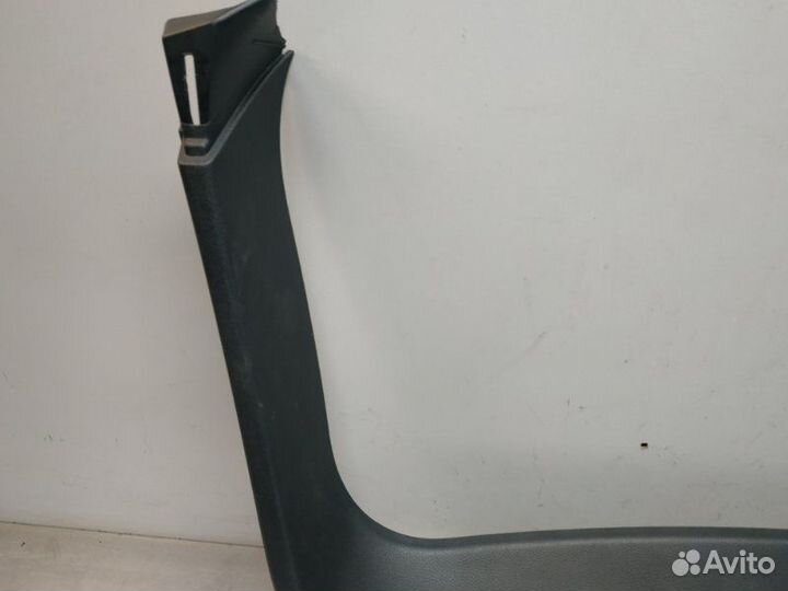 Обшивка двери багажника Jeep Grand Cherokee WK2