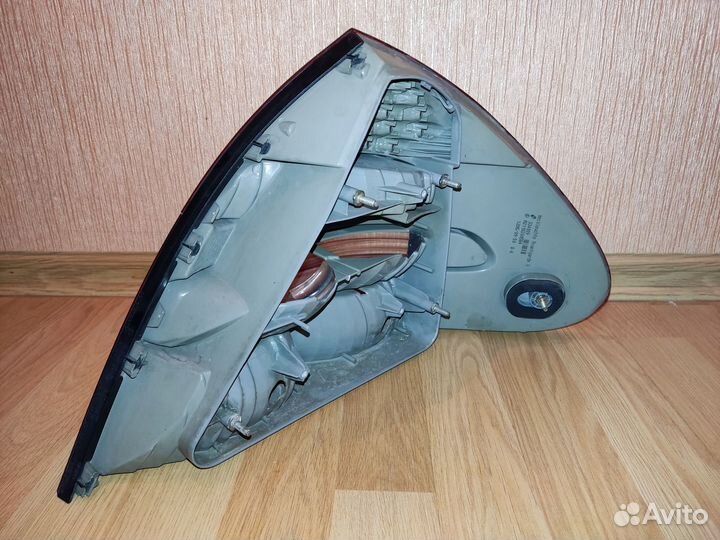 Фонарь задний левый Mercedes-Benz E-Class W211