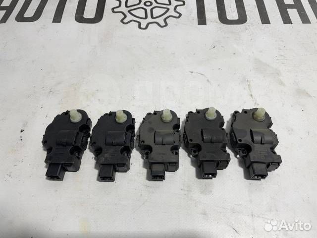 Моторчик заслонки отопителя Mercedes C-Class W204