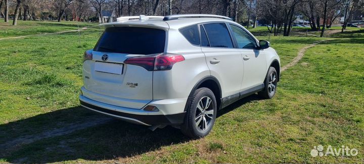 Прокат автомобиля Toyota RAV4 2.5 ат