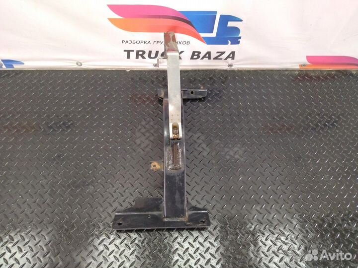 81615405069 Кронштейн подножки левый Man TGM