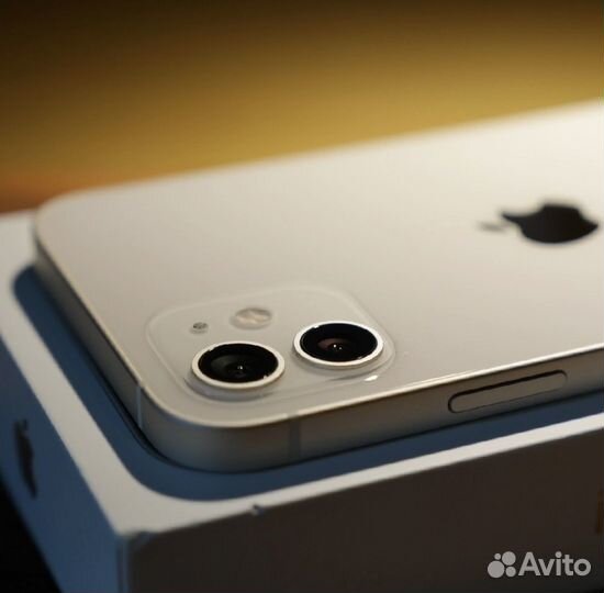 iPhone 12, 64 ГБ