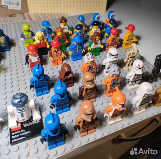 Lego минифигурки онигинал