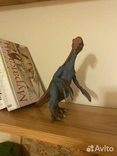 Теризинозавр большой