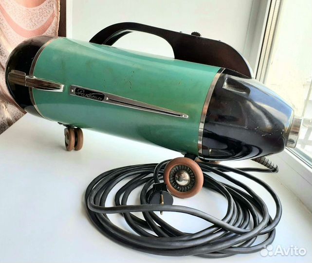 Ретро пылесос Ракета