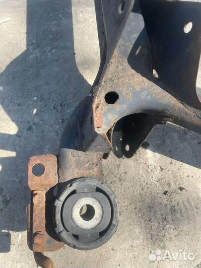 Балка задняя 8E0505235BN