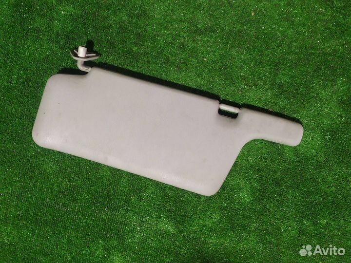 Козырек солнцезащитный правый Nissan Primera P11