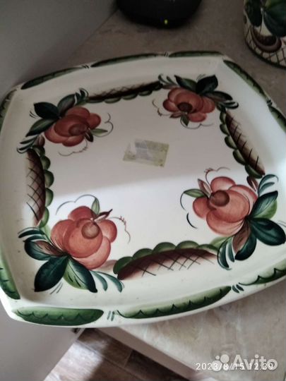 Кувшин и поднос