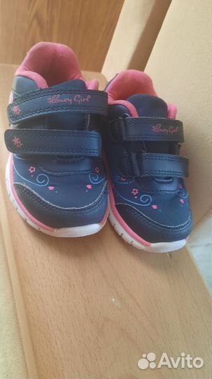 Кроссовки для девочки