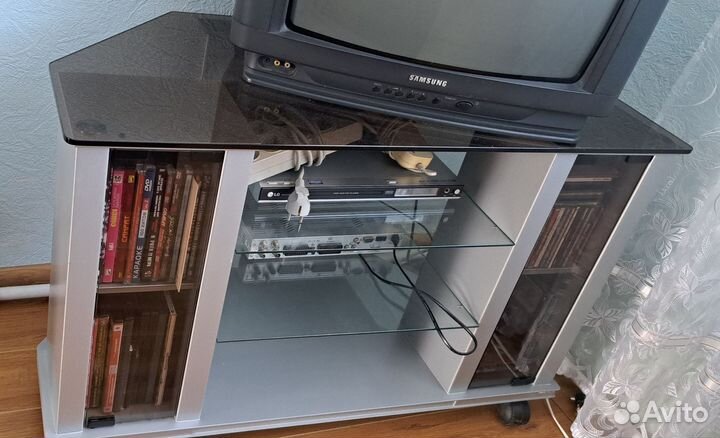 Телевизор самсунг с тумбочкой