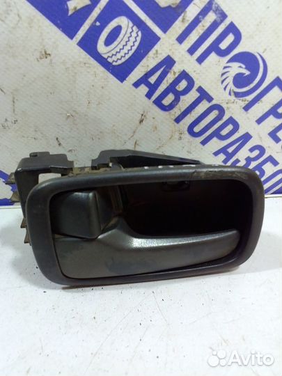 Ручка двери внутренняя задняя левая Митсубиси