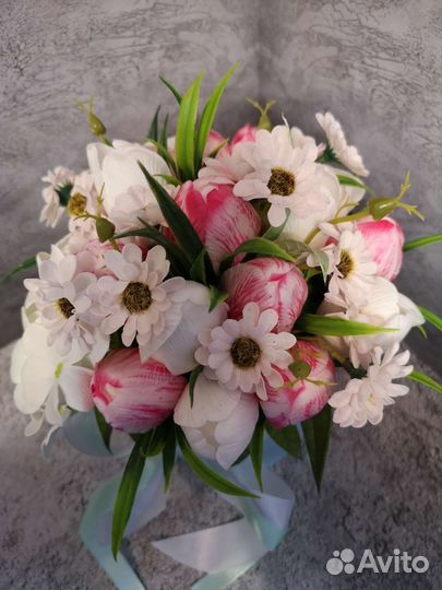 Тюльпаны в коробке