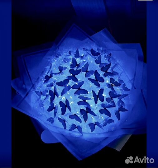 Светящийся букета с бабочками