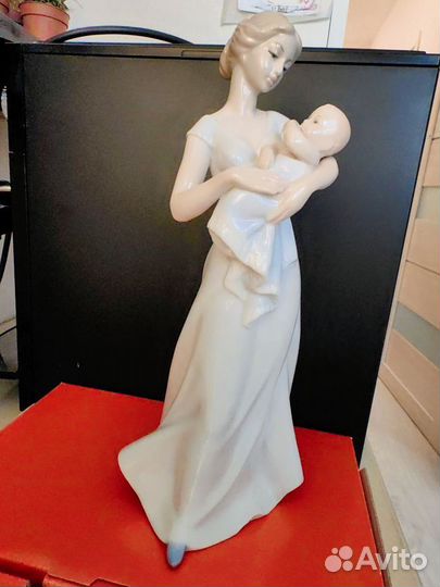 Фарфоровые статуэтки