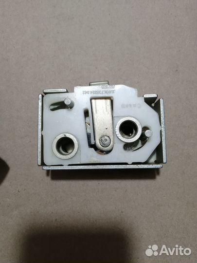 Новый замок багажника в сборе Волга универсал