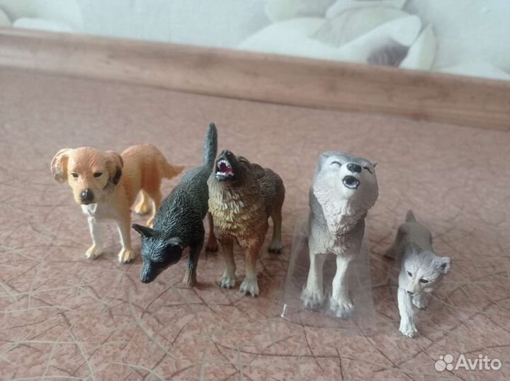 Фигурки собак