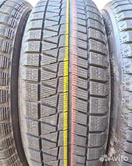 Bridgestone Blizzak VRX 215/60 R17 99V