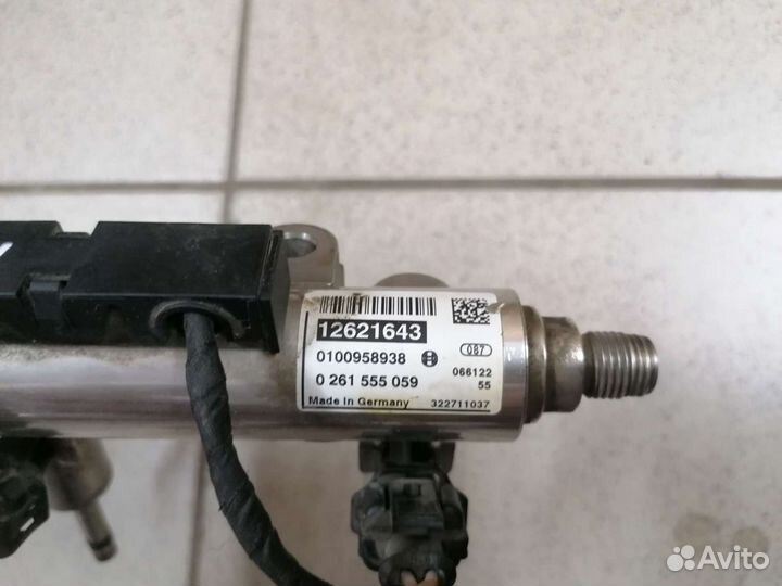 Opel Insignia 2.0 Рампа топливная форсунка