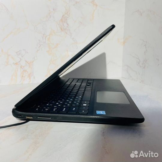 Ноутбук 15.6