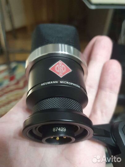 Студийный микрофон Neumann TLM 102