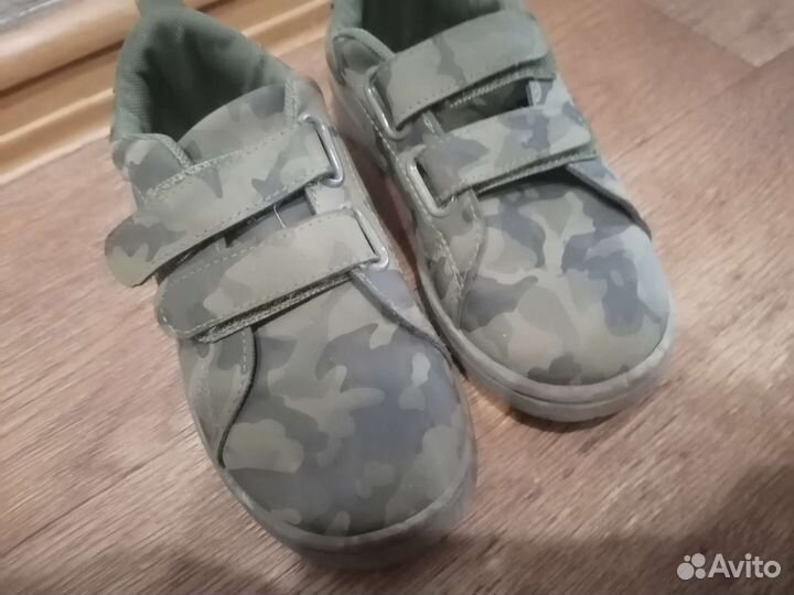 Кроссовки