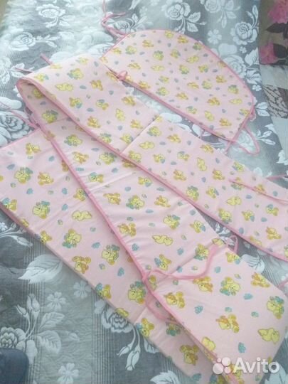 Бортик в кроватку