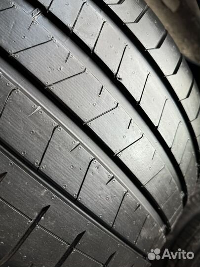 Pirelli P Zero PZ4 L.S. 285/40 R22 и 325/35 R22 Y