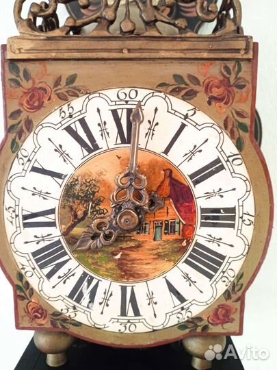 Старинные настенные антикварные часы с боем