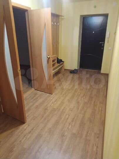 2-к. квартира, 60 м², 1/10 эт.