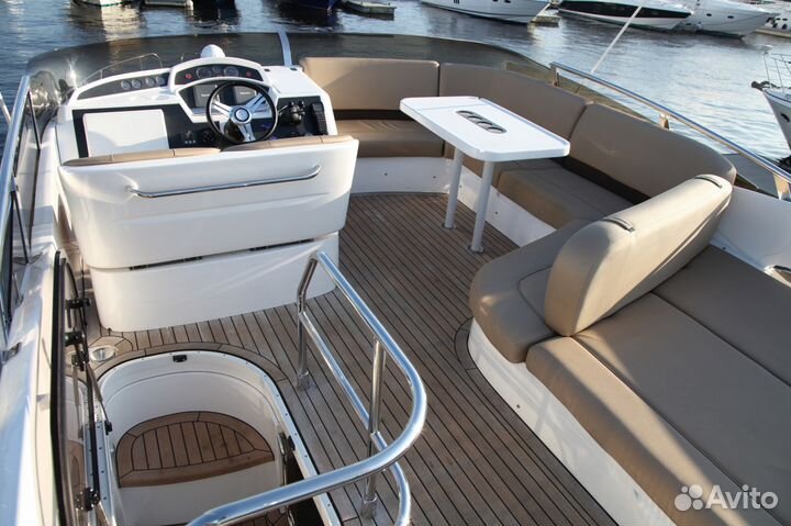 Моторная яхта Princess 42