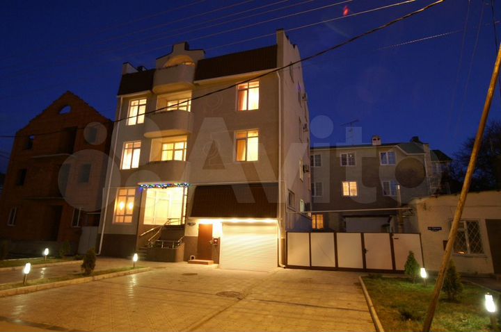 Гостевой дом, 704 м²
