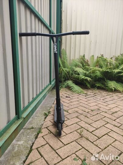 Трюковой самокат limit