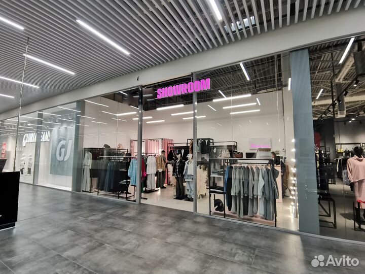 Шоурум в ТЦ, магазин одежды. Готовый бизнес