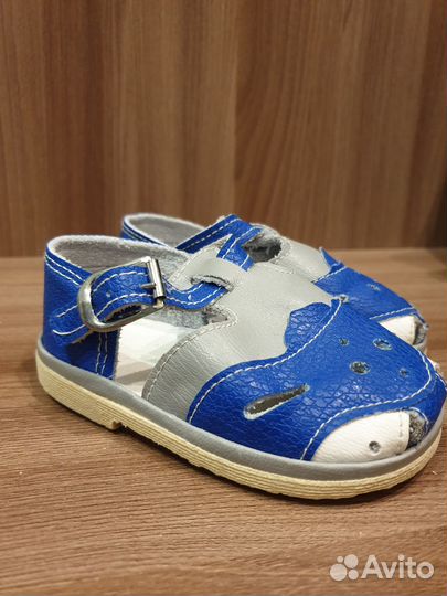 Сандали новые