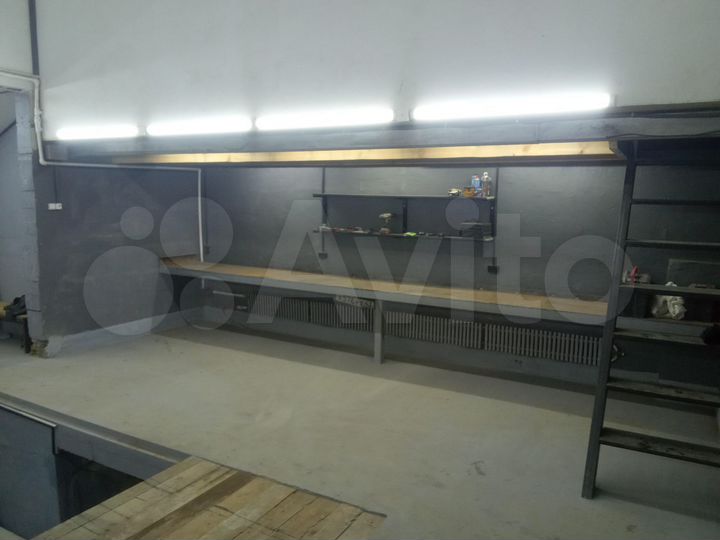 Гараж, > 30 м²