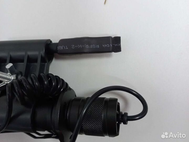 Подствольный фонарь с выносной кнопкой 933