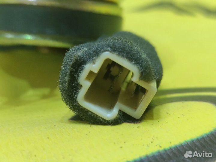 Динамик высокочастотный передний правый Toyota