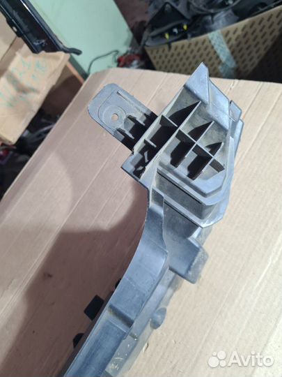 Крепление бампера переднее Ford Focus 2 kkda 2008