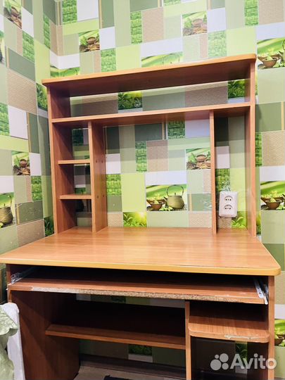 Компьютерный стол учебный уголок