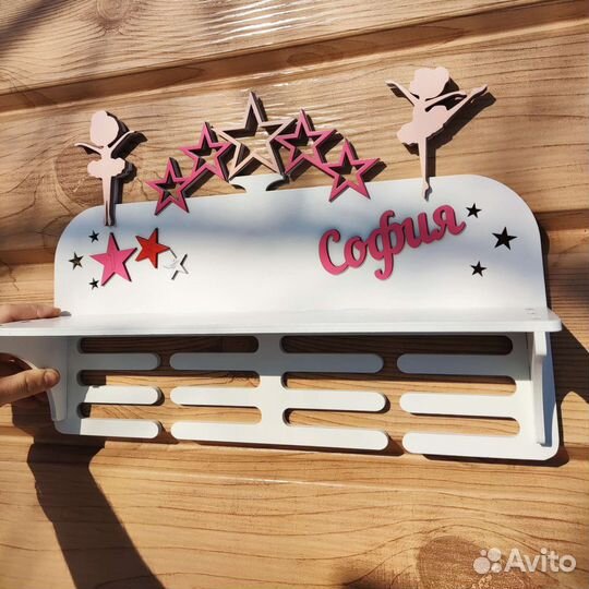 Медальница с полкой, медальницы