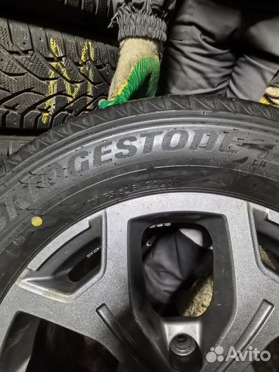 Колеса летние Bridgestone r17 на японца