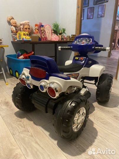 Детский квадроцикл на аккумуляторе