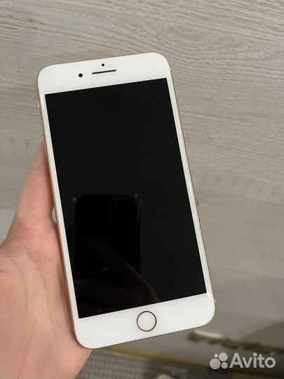 iPhone 8 Plus, 64 ГБ