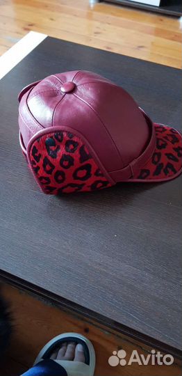 Кепка кожаная женская