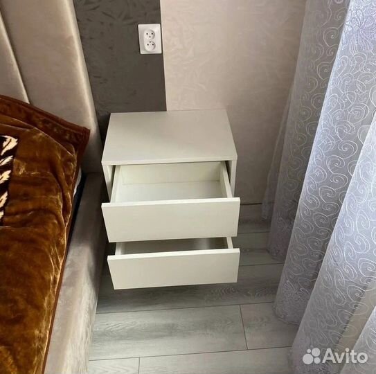 Тумба с ящиками